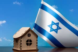 בית עם דגל ישראל